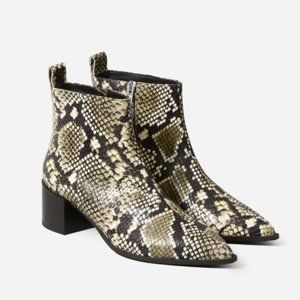 Everlane The Boss Boot in Snake